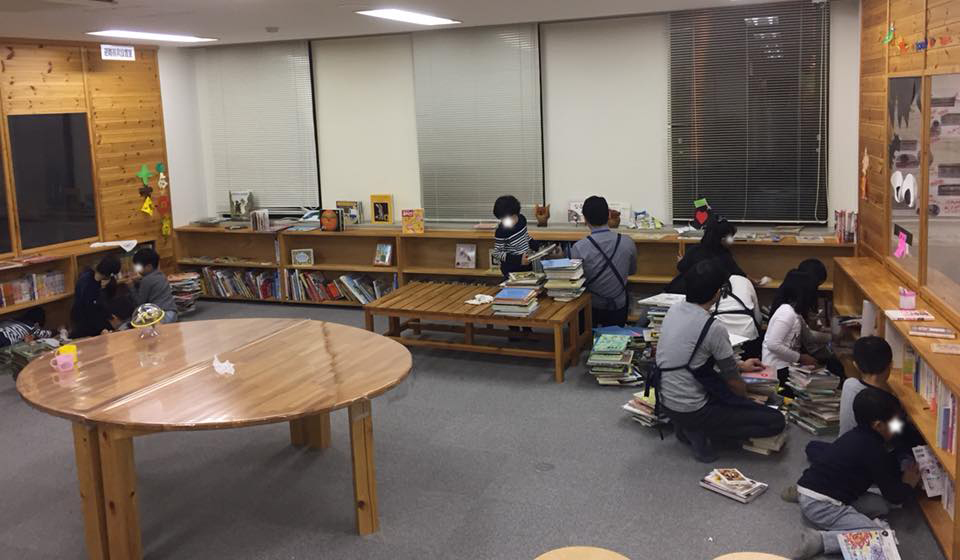 なるには図書室をおそうじしました。